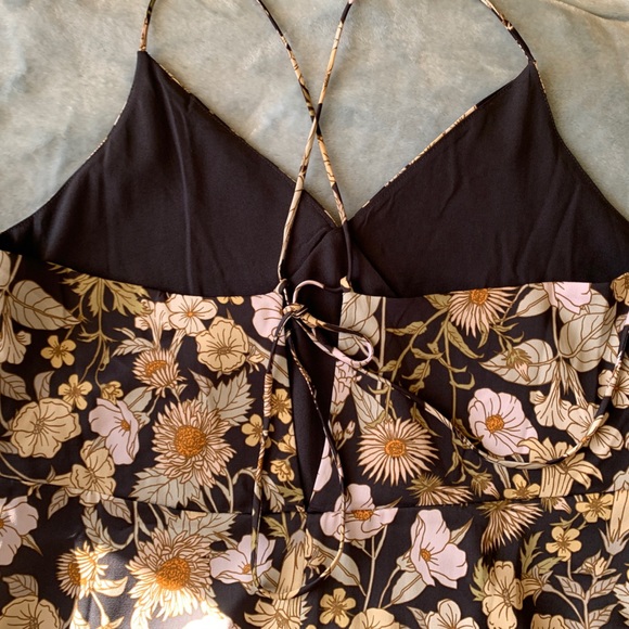 H&M v-neck satin floral print Strappy dress NWOT Size Medium - Picture 7 of 8